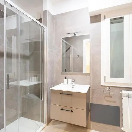 Easystayrome 10 Pax 3 Baths 1 Min From Metro Rome